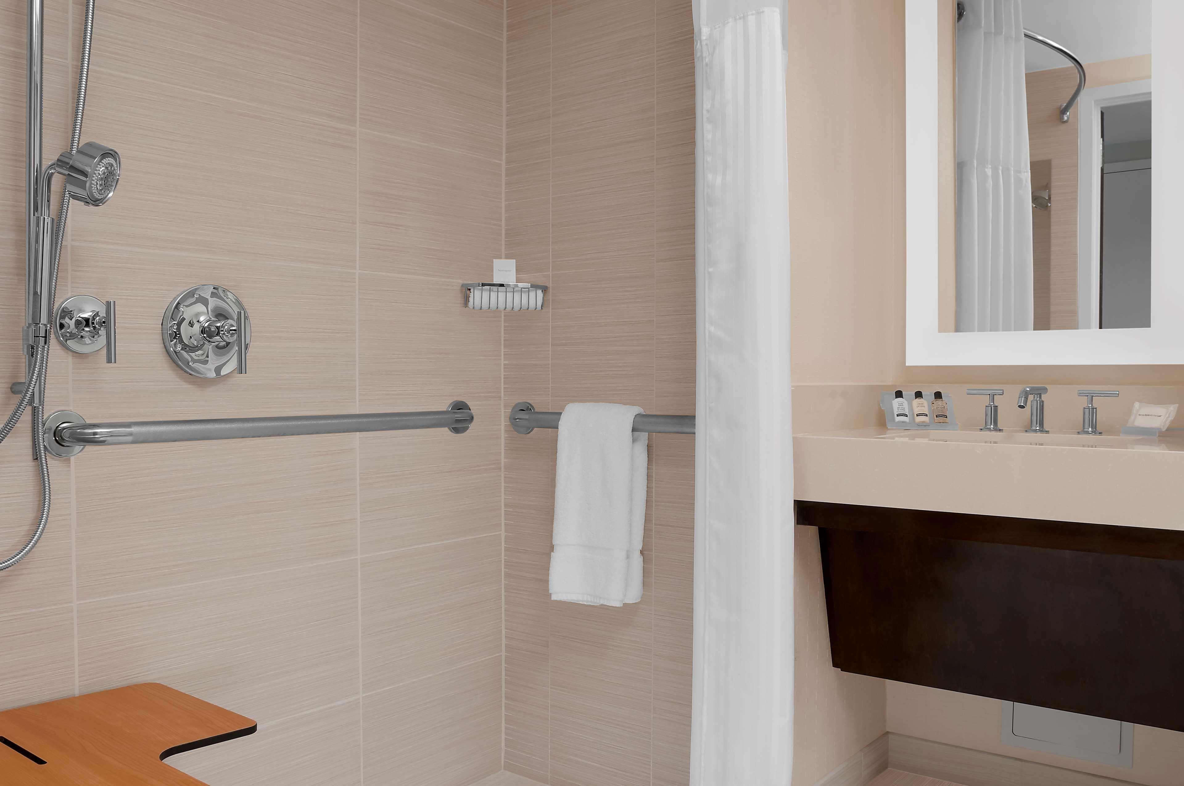 Hilton Garden Inn New York - Times Square Central Exterior foto