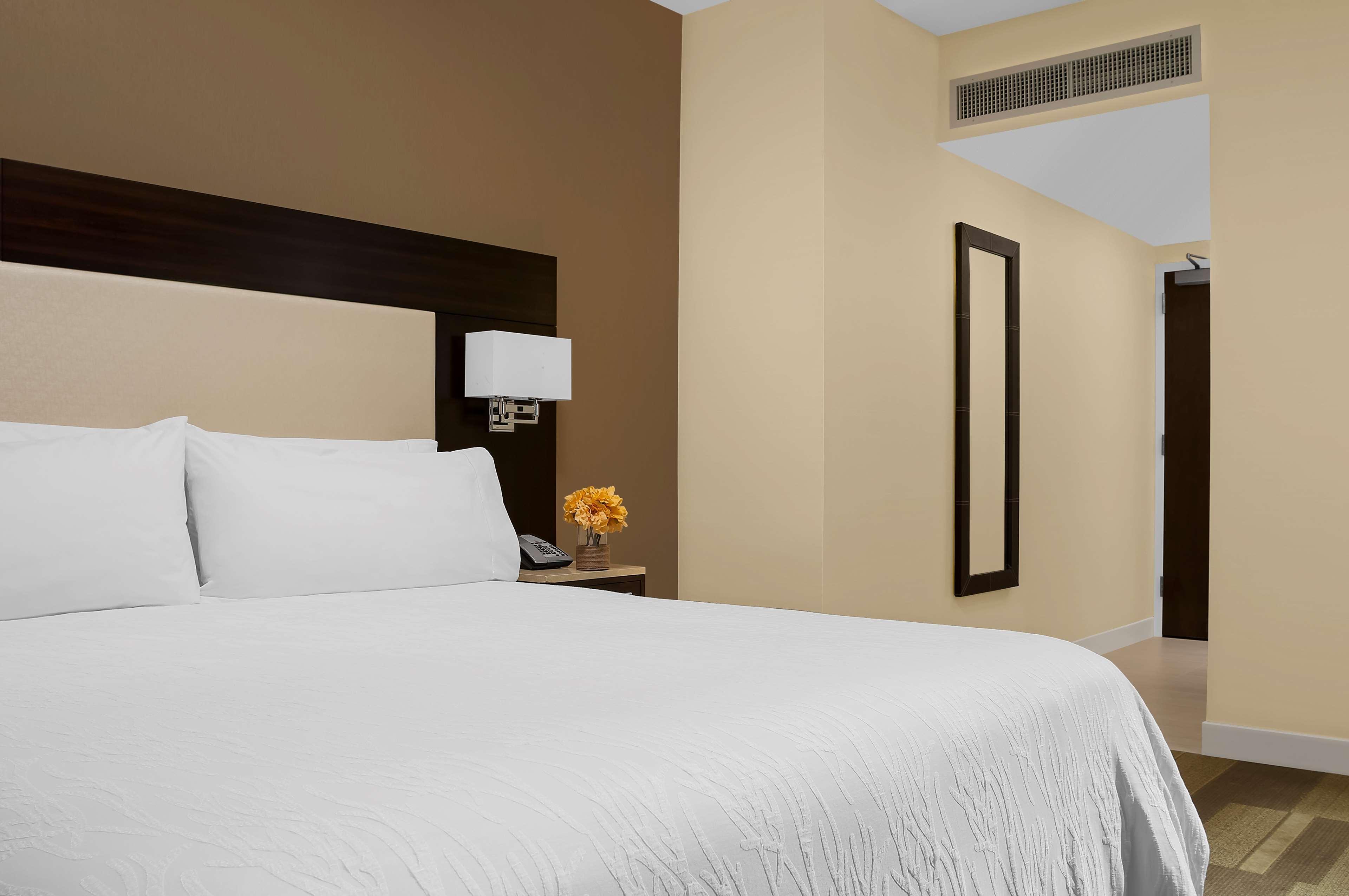 Hilton Garden Inn New York - Times Square Central Exterior foto