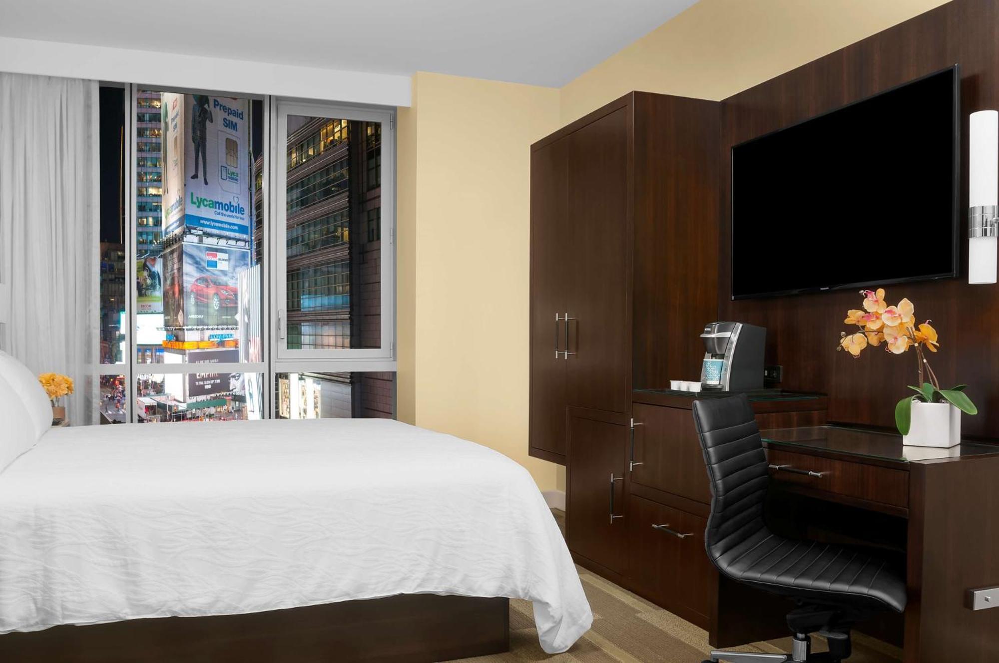 Hilton Garden Inn New York - Times Square Central Exterior foto