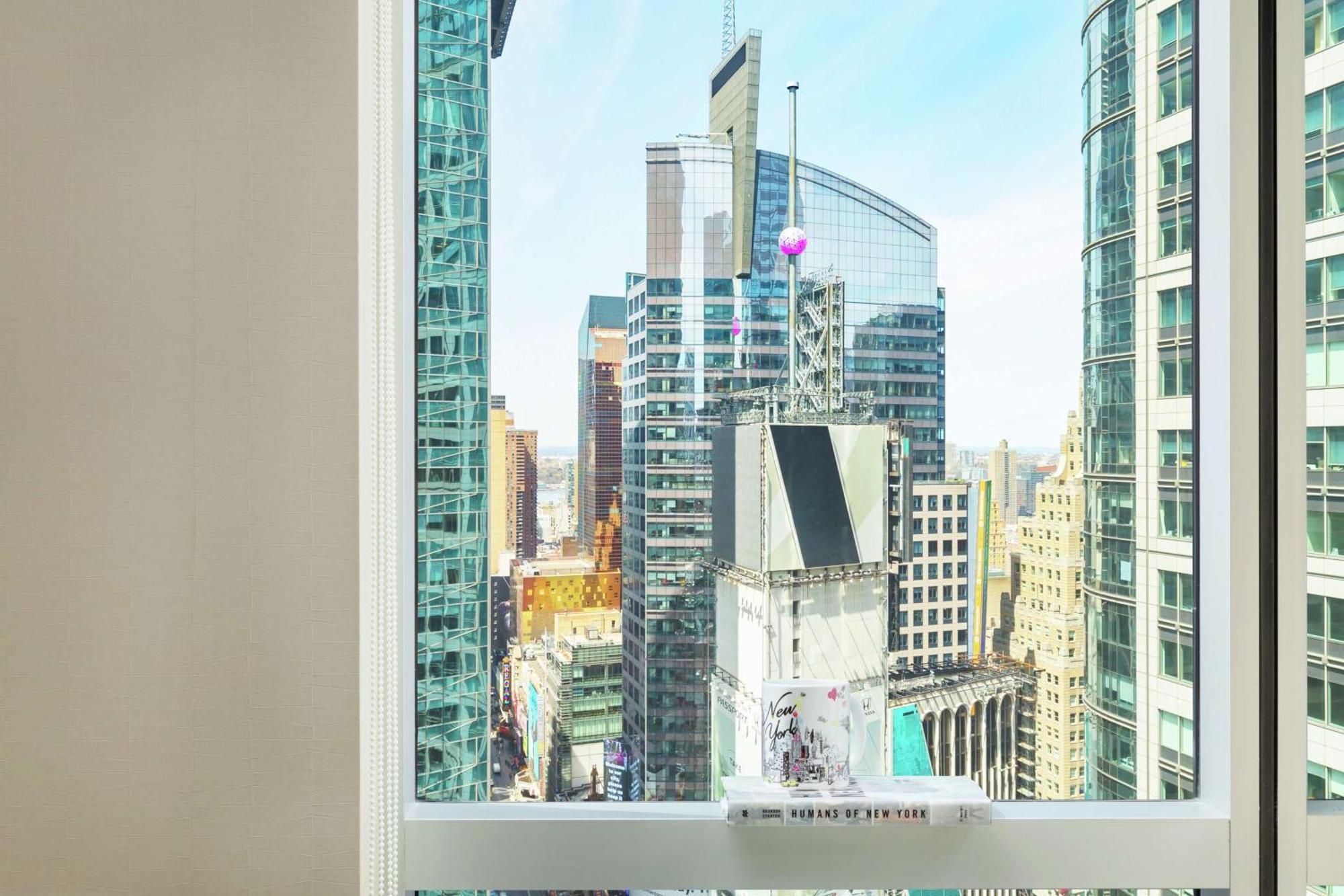Hilton Garden Inn New York - Times Square Central Exterior foto