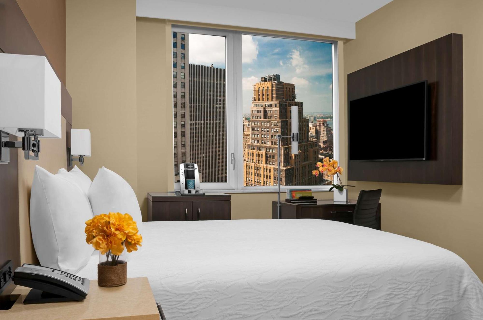 Hilton Garden Inn New York - Times Square Central Exterior foto
