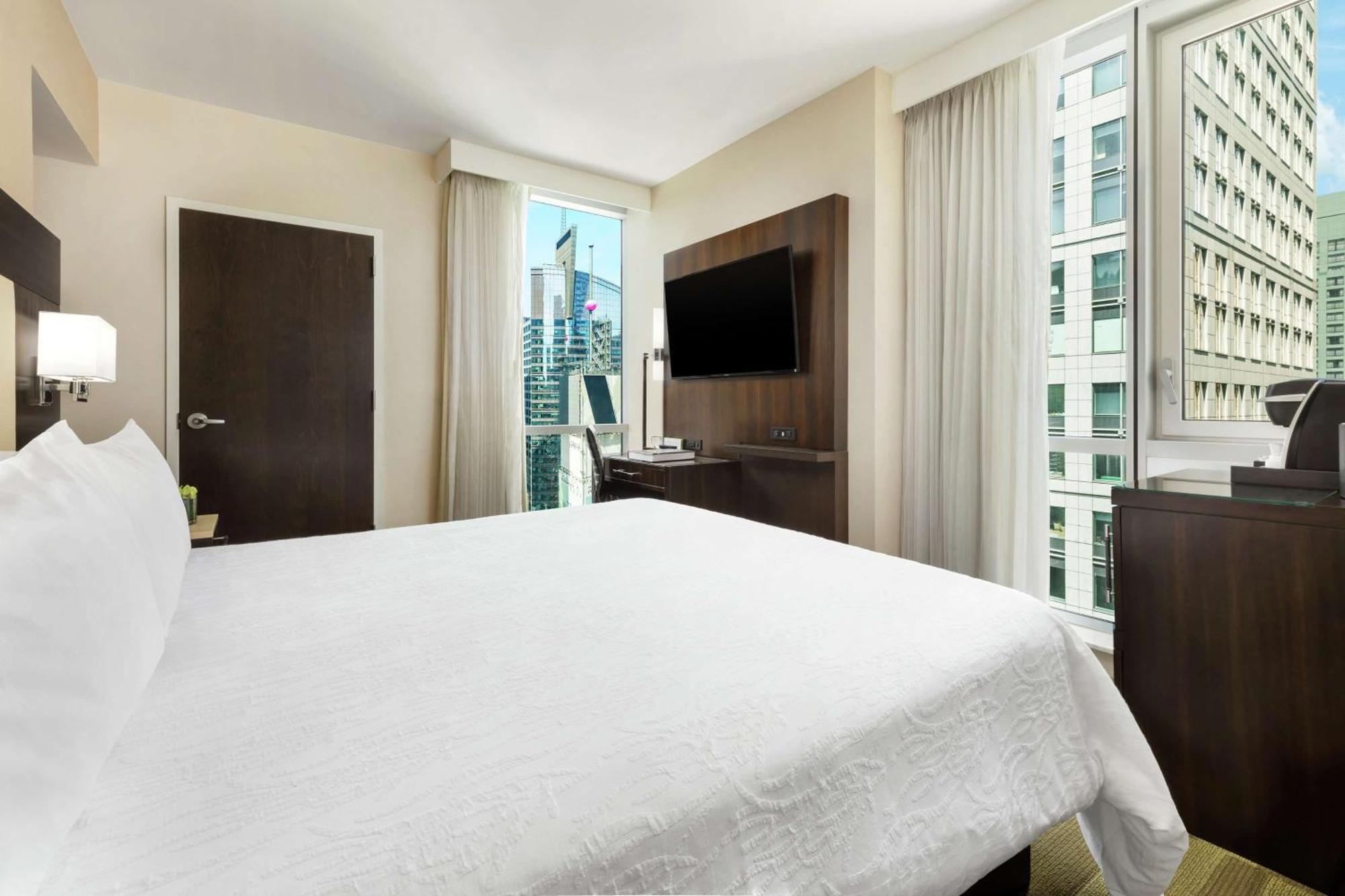 Hilton Garden Inn New York - Times Square Central Exterior foto
