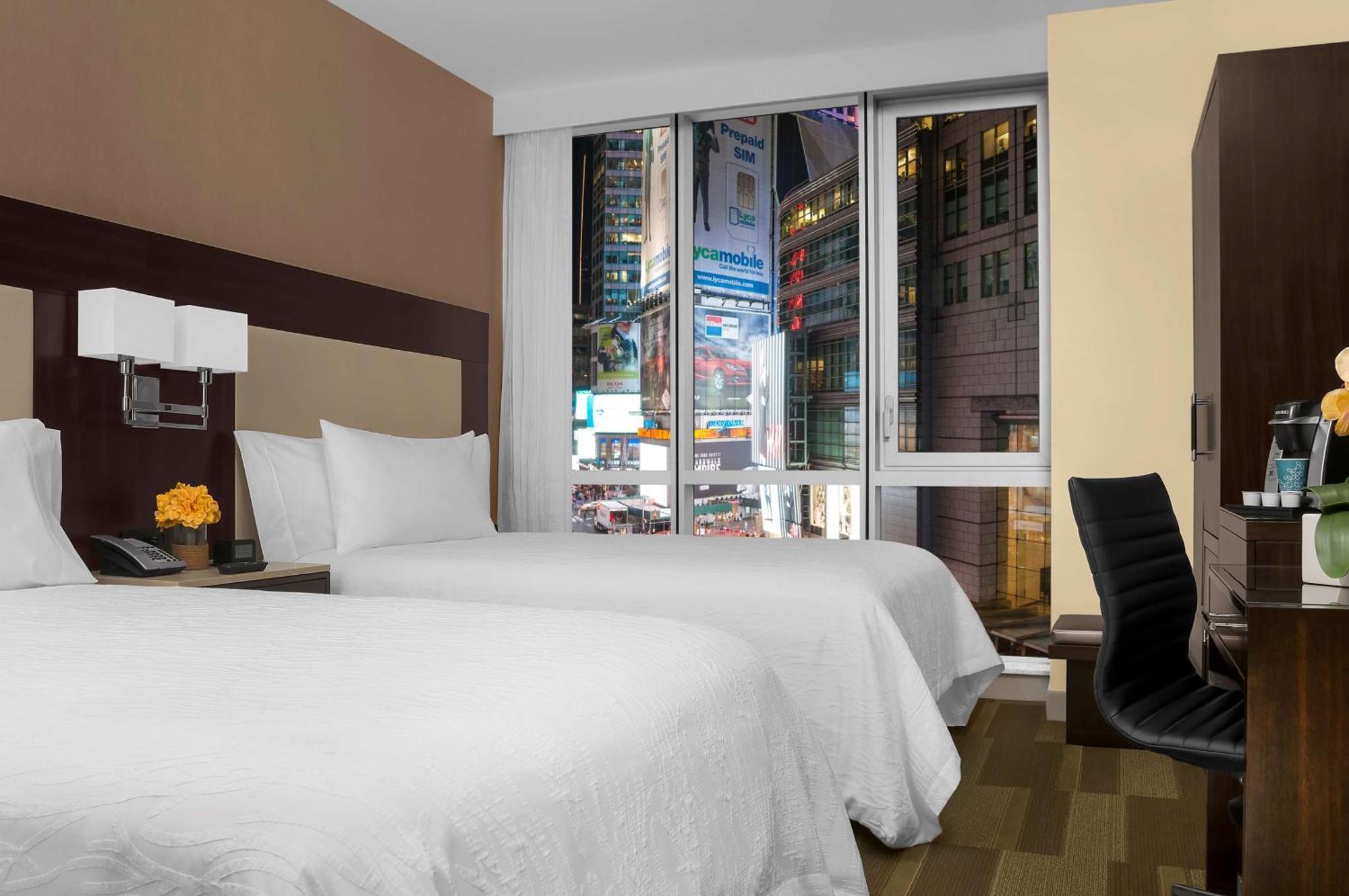 Hilton Garden Inn New York - Times Square Central Exterior foto
