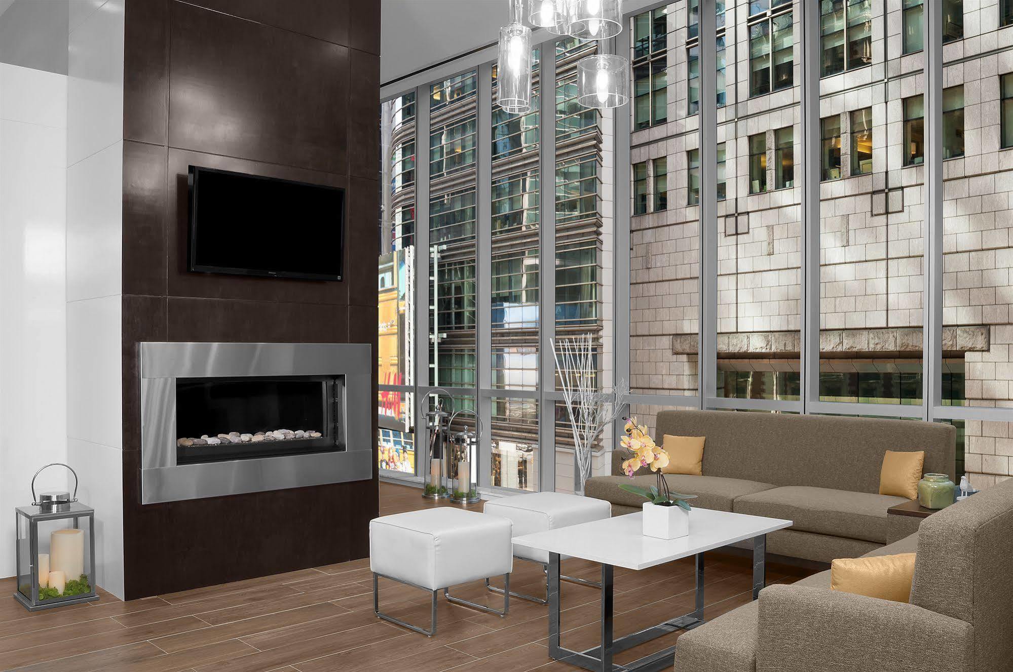 Hilton Garden Inn New York - Times Square Central Exterior foto